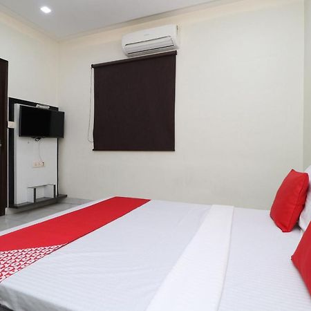 OYO 29637 Hotel Kakkar Ludhijána Kültér fotó