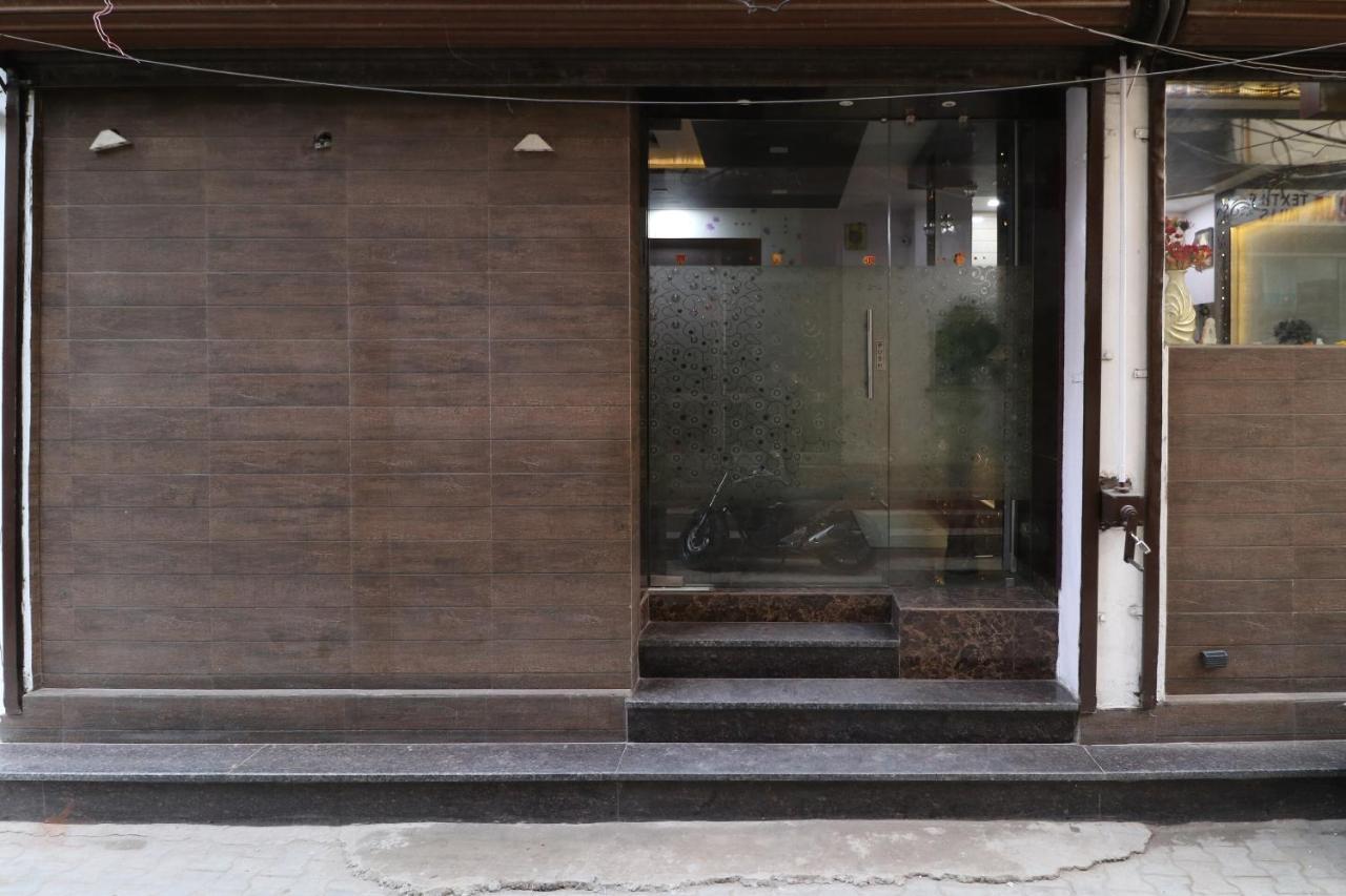 OYO 29637 Hotel Kakkar Ludhijána Kültér fotó