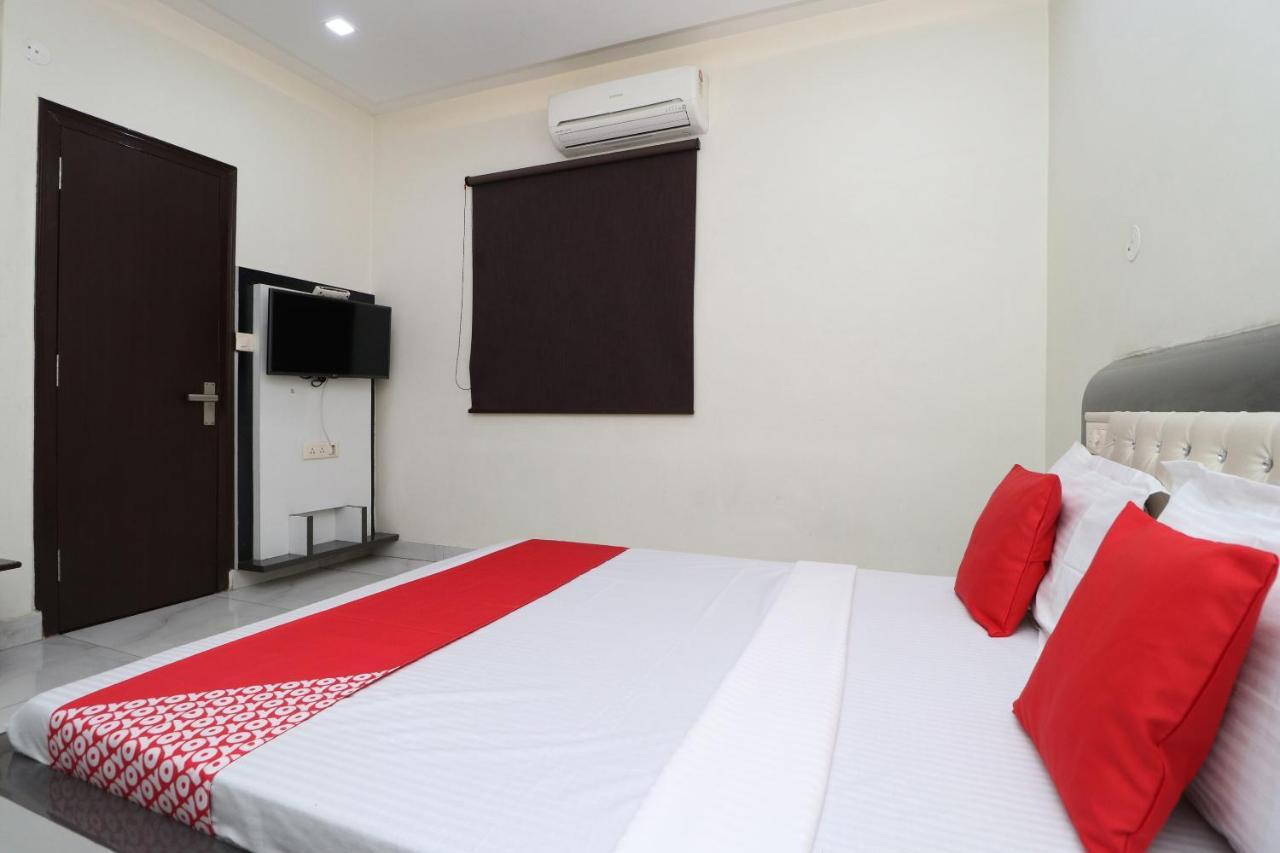 OYO 29637 Hotel Kakkar Ludhijána Kültér fotó