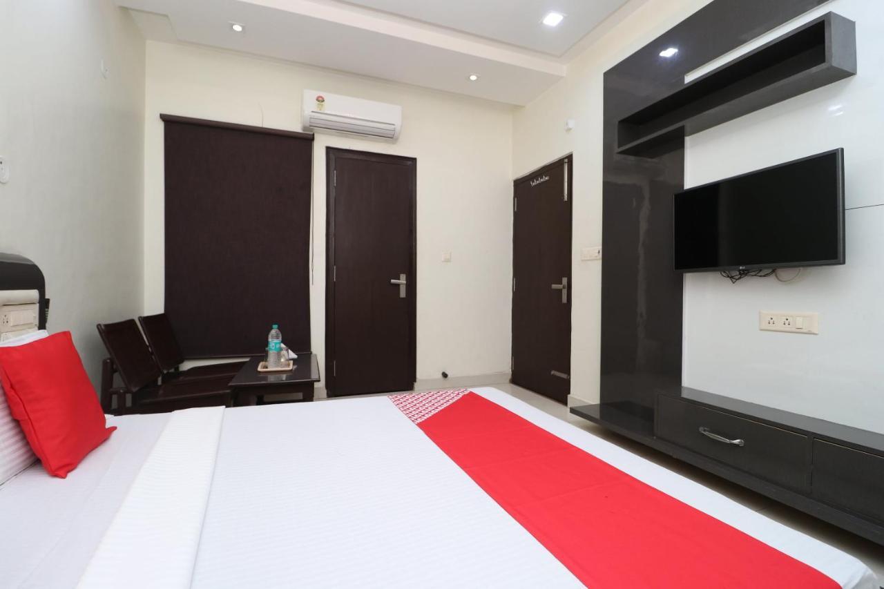 OYO 29637 Hotel Kakkar Ludhijána Kültér fotó