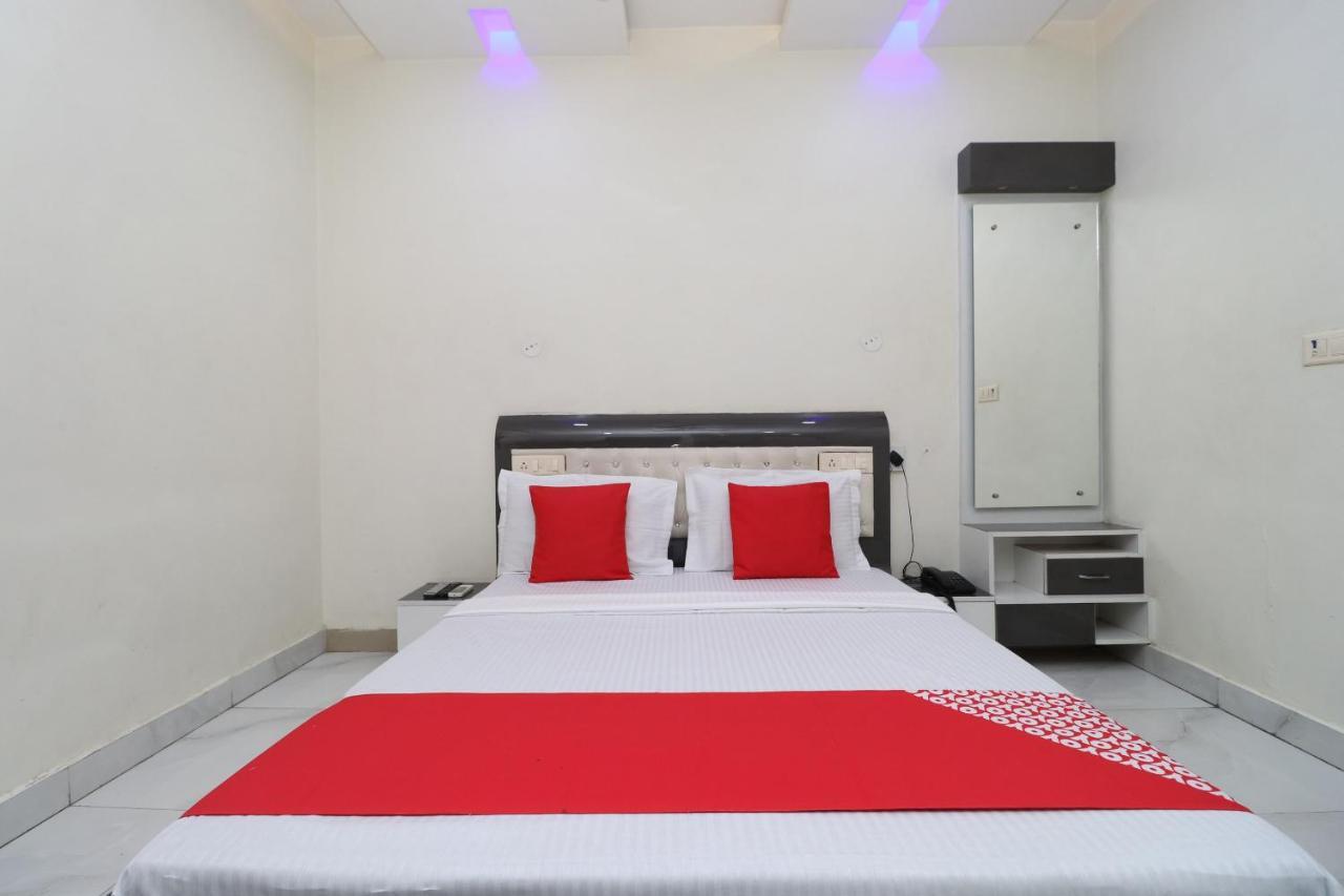 OYO 29637 Hotel Kakkar Ludhijána Kültér fotó