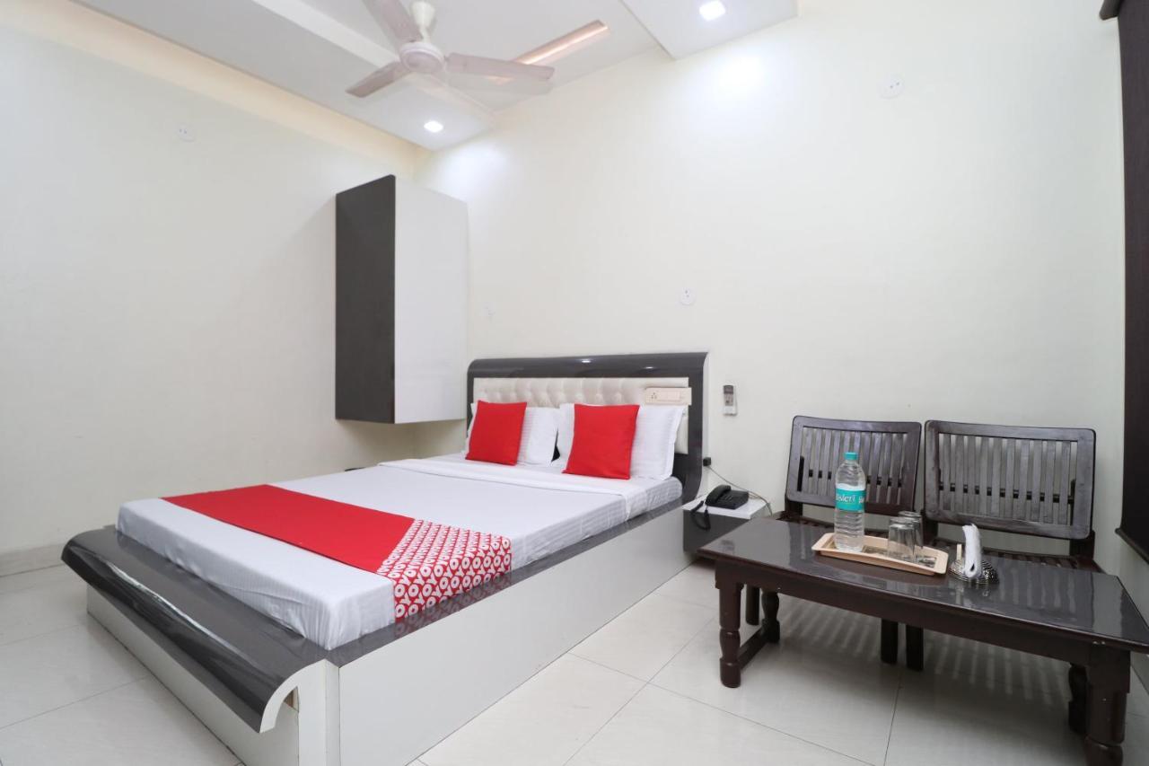 OYO 29637 Hotel Kakkar Ludhijána Kültér fotó