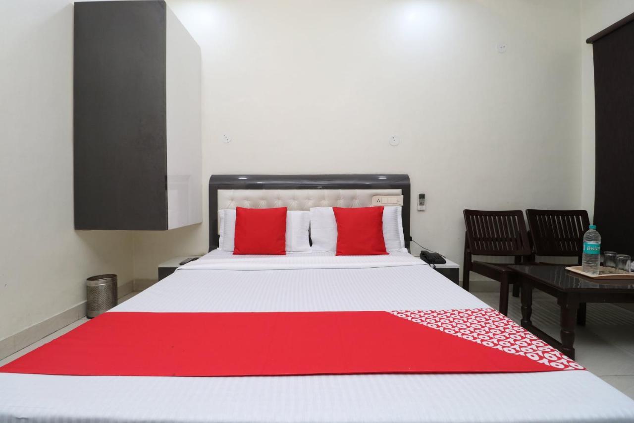 OYO 29637 Hotel Kakkar Ludhijána Kültér fotó